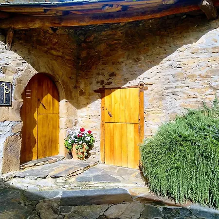 Casa Pacios By M De Santiago Landhaus Tríacastela