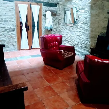 Casa Pacios By M De Santiago Landhaus Tríacastela