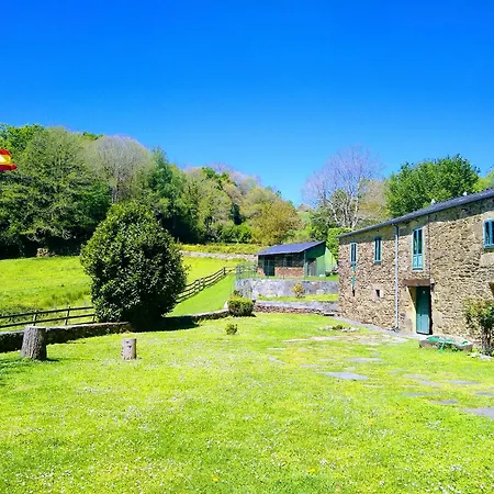 Casa Pacios By M De Santiago Landhaus Tríacastela