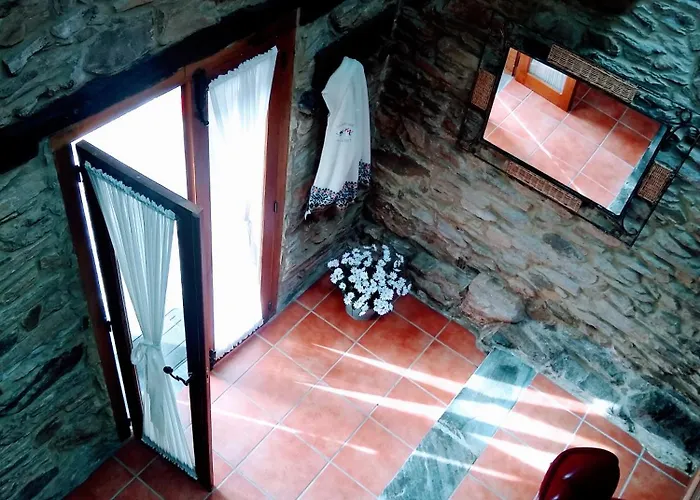 Casa Pacios By M De Santiago Landhaus Tríacastela